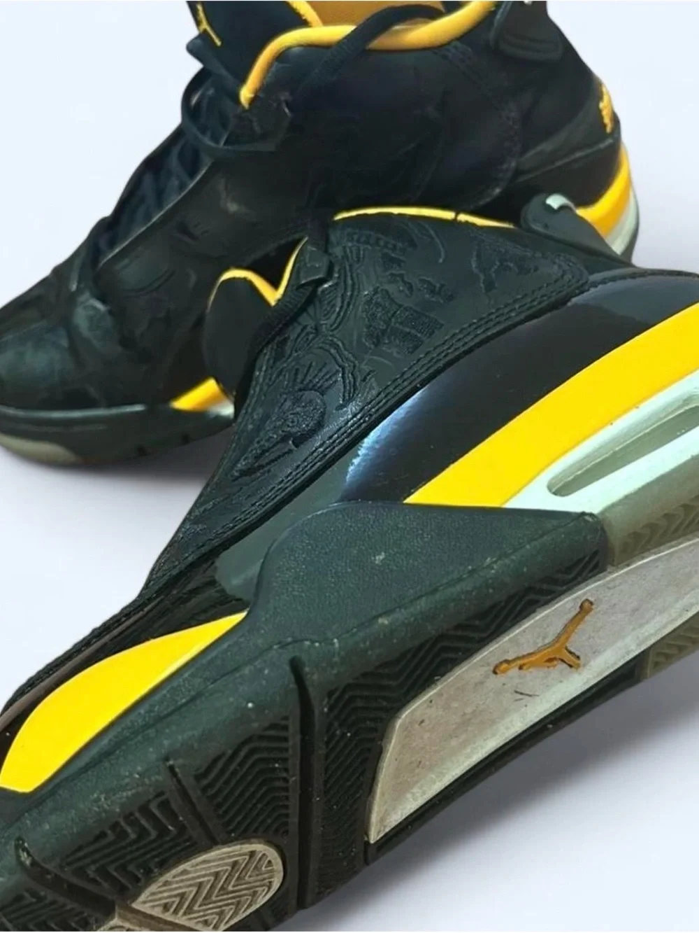 Jordan Men's Black and Yellow Low-Top Sneakers